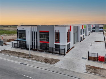 42242 - Warehouse 3/33 Axis Boulevard, Officer South