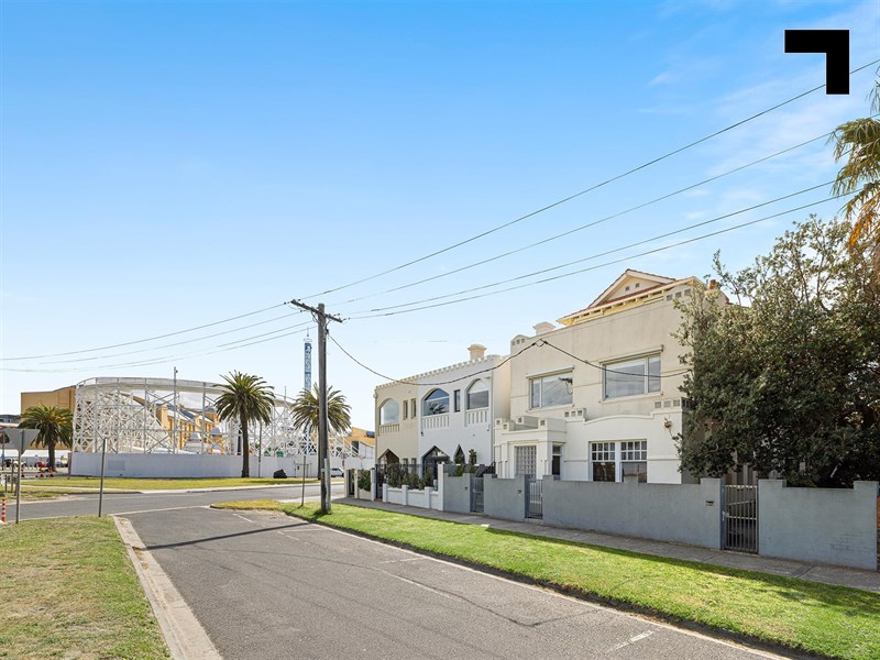 4 Marine Parade, St Kilda