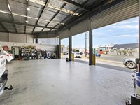 398-400 Ferntree Gully Road, Notting Hill