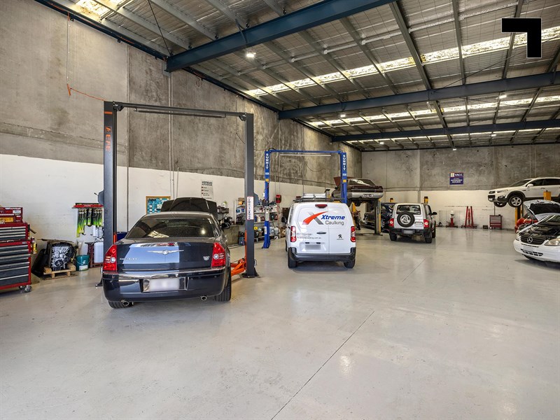 252 and 252a Ballarat Road and Units 1-4/4 Lacy Street, Braybrook