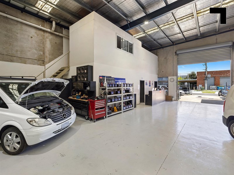 252 and 252a Ballarat Road and Units 1-4/4 Lacy Street, Braybrook