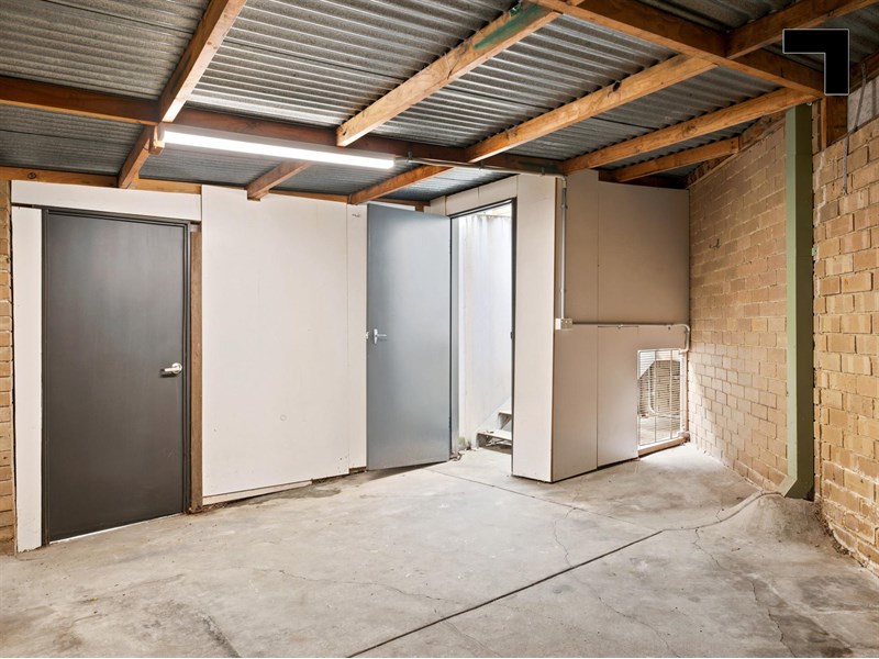 1/861-869 Waverley Road, Glen Waverley