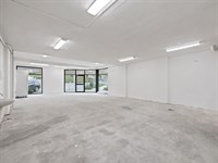 1/861-869 Waverley Road, Glen Waverley