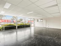 2/32 Westside Drive, Laverton North