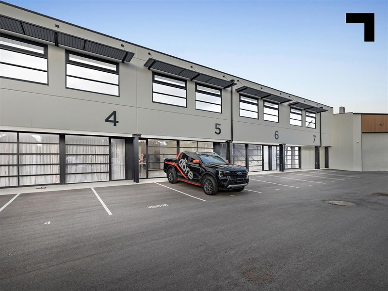 Talinga Place/1-2 Wandarri Court, Cheltenham