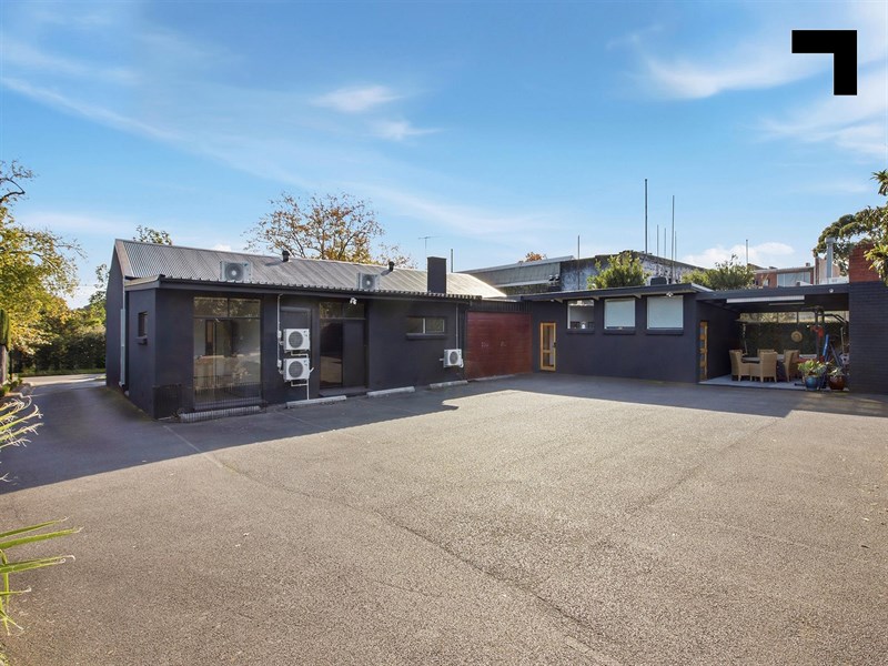 1 Queens Parade, Glen Iris