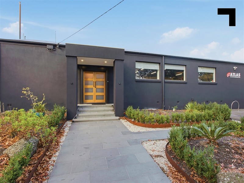 1 Queens Parade, Glen Iris