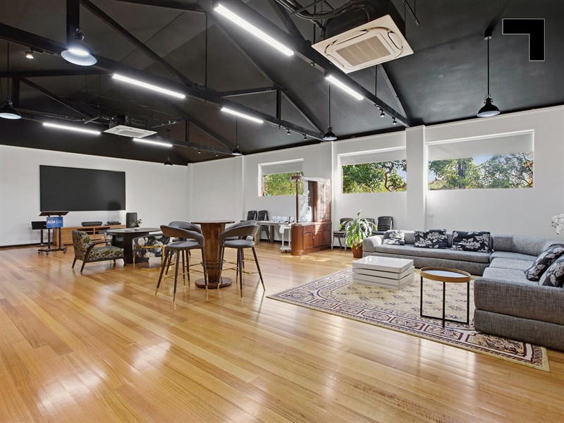 1 Queens Parade, Glen Iris