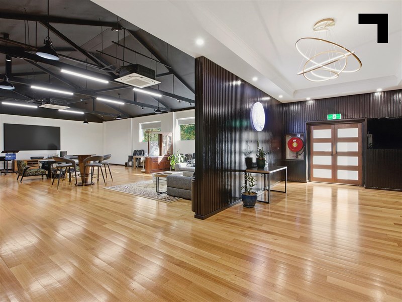 1 Queens Parade, Glen Iris