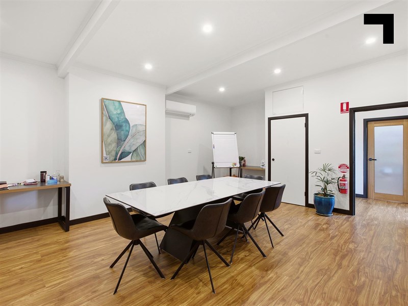1 Queens Parade, Glen Iris