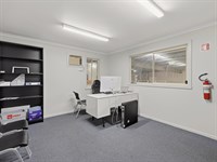 13/12-20 James Court, Tottenham
