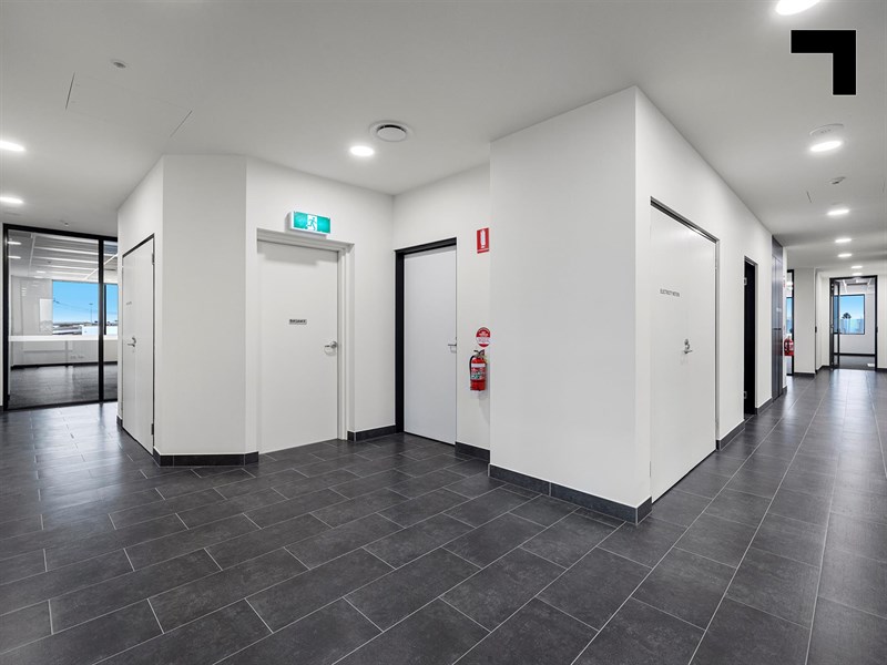 102/3 Little Boundary Road, Laverton North