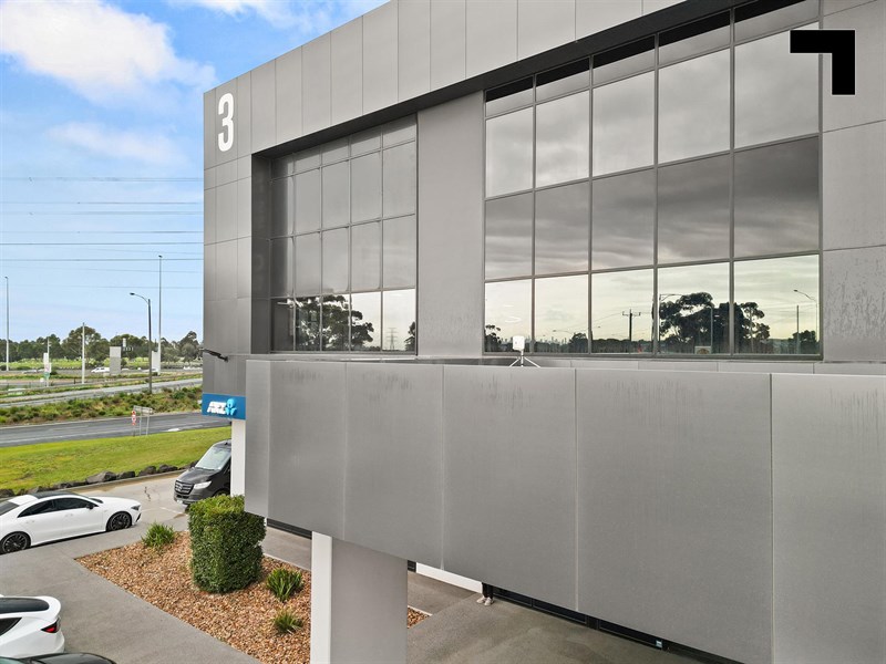 102/3 Little Boundary Road, Laverton North
