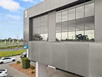 102/3 Little Boundary Road, Laverton North