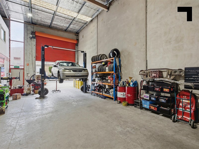 2/123 Pipe Road, Laverton North
