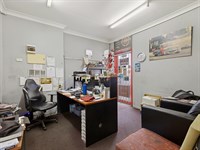 2/123 Pipe Road, Laverton North