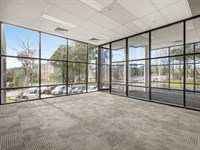 2/182 Rooks Road, Vermont