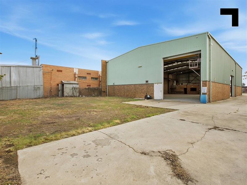 23 McArthurs Road, Altona North