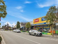 8 & 9/320 Hampshire Road, Sunshine