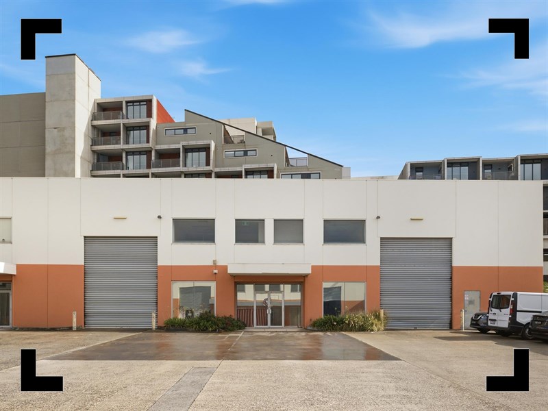 10/51 Moreland Road, Coburg