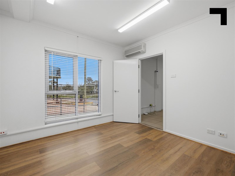 14 Stirling Crescent, Surrey Hills