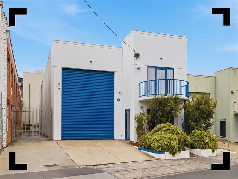 14 Stirling Crescent, Surrey Hills