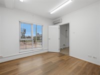 14 Stirling Crescent, Surrey Hills
