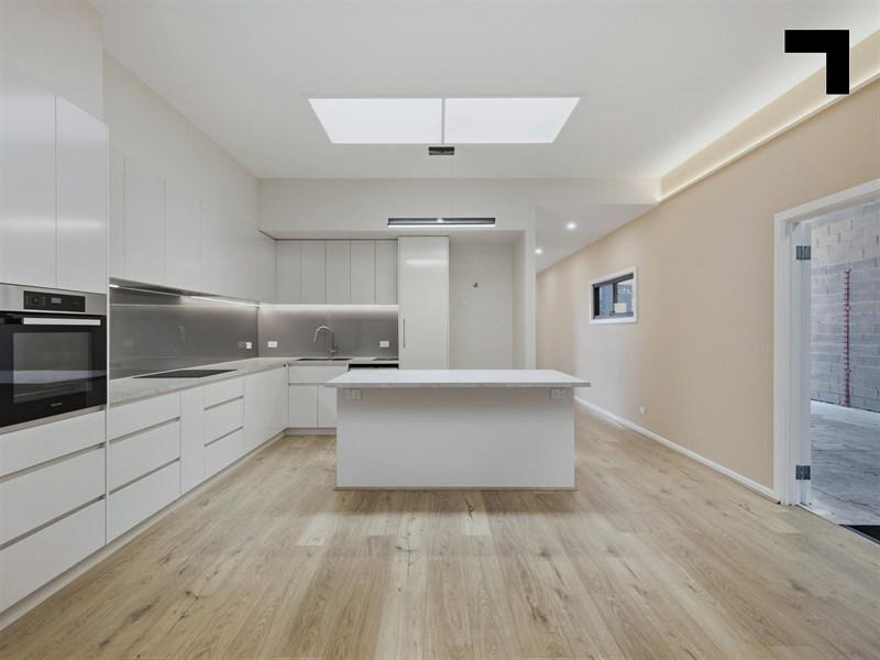 2/144 Argus Street, Cheltenham