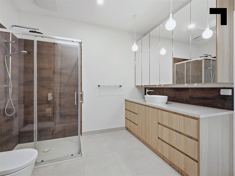 2/144 Argus Street, Cheltenham