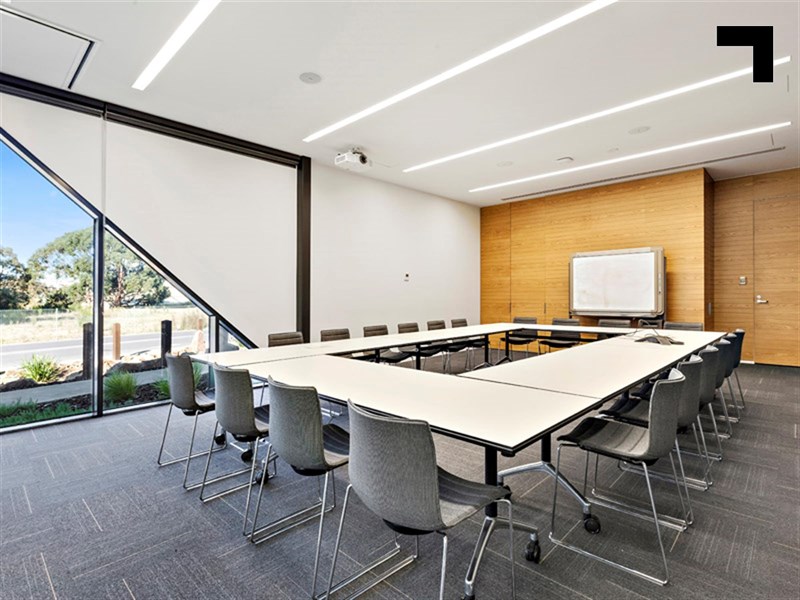 2 Corporate Boulevard, Bayswater