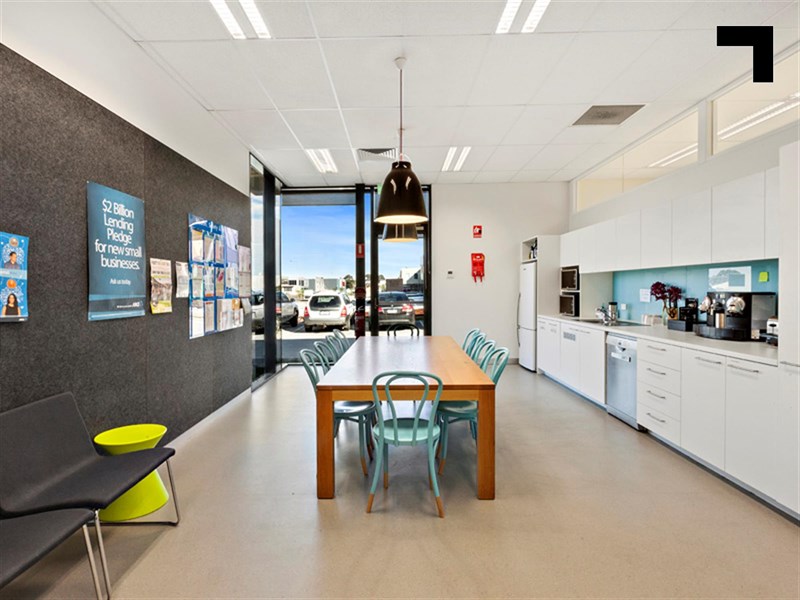 2 Corporate Boulevard, Bayswater